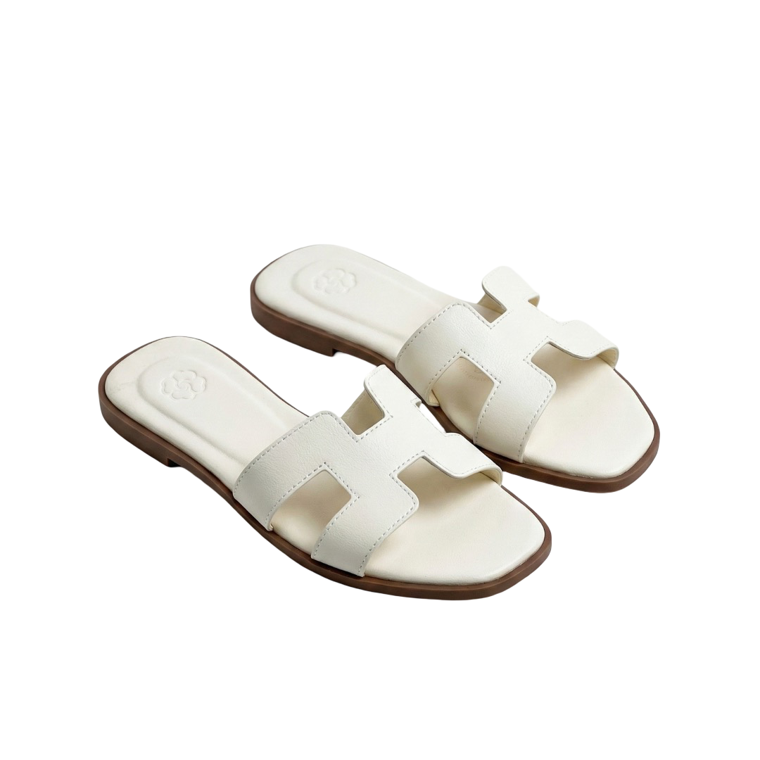 Sandalia plana en H